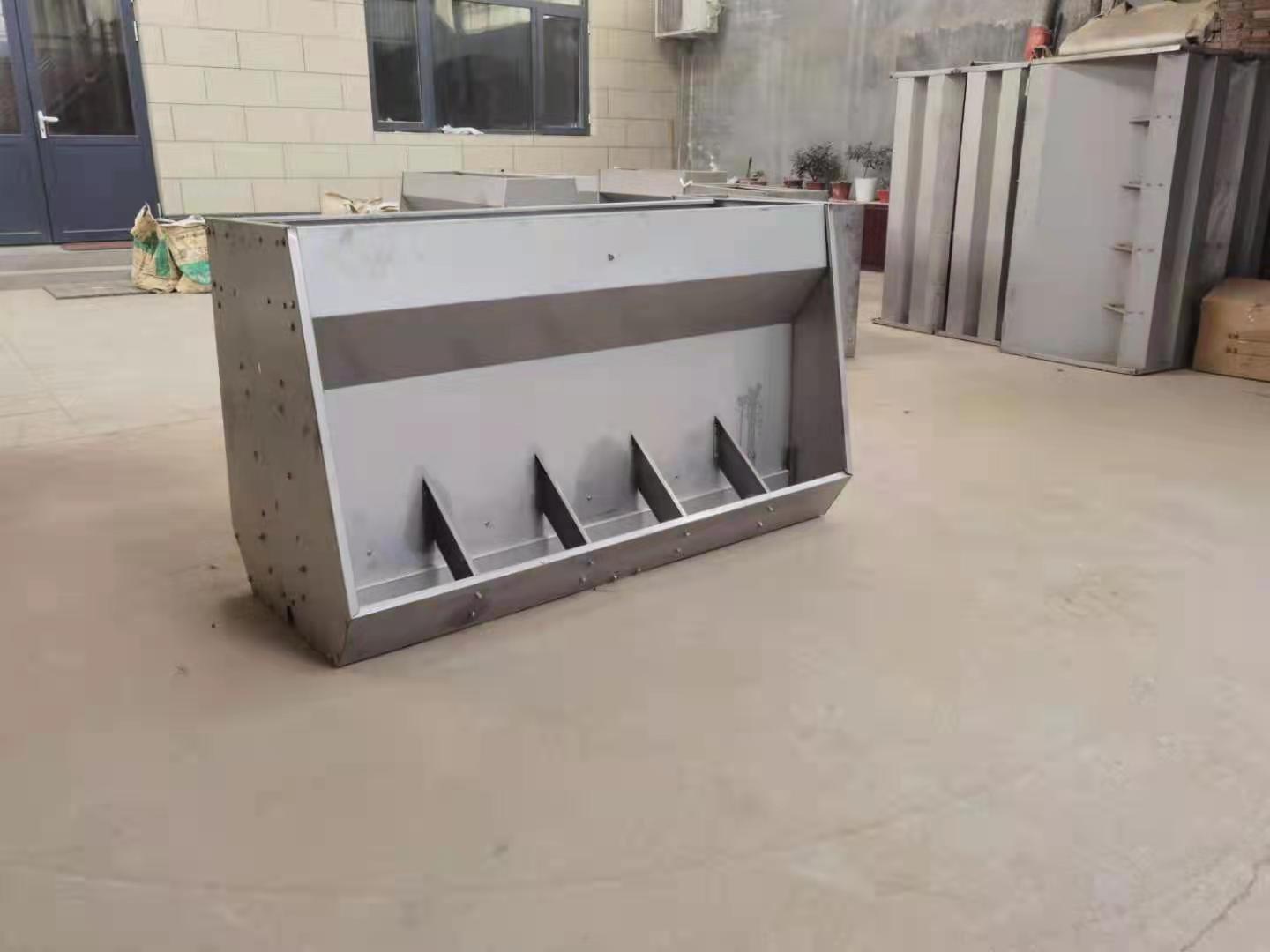 猪场不锈钢食槽定制食槽的性能