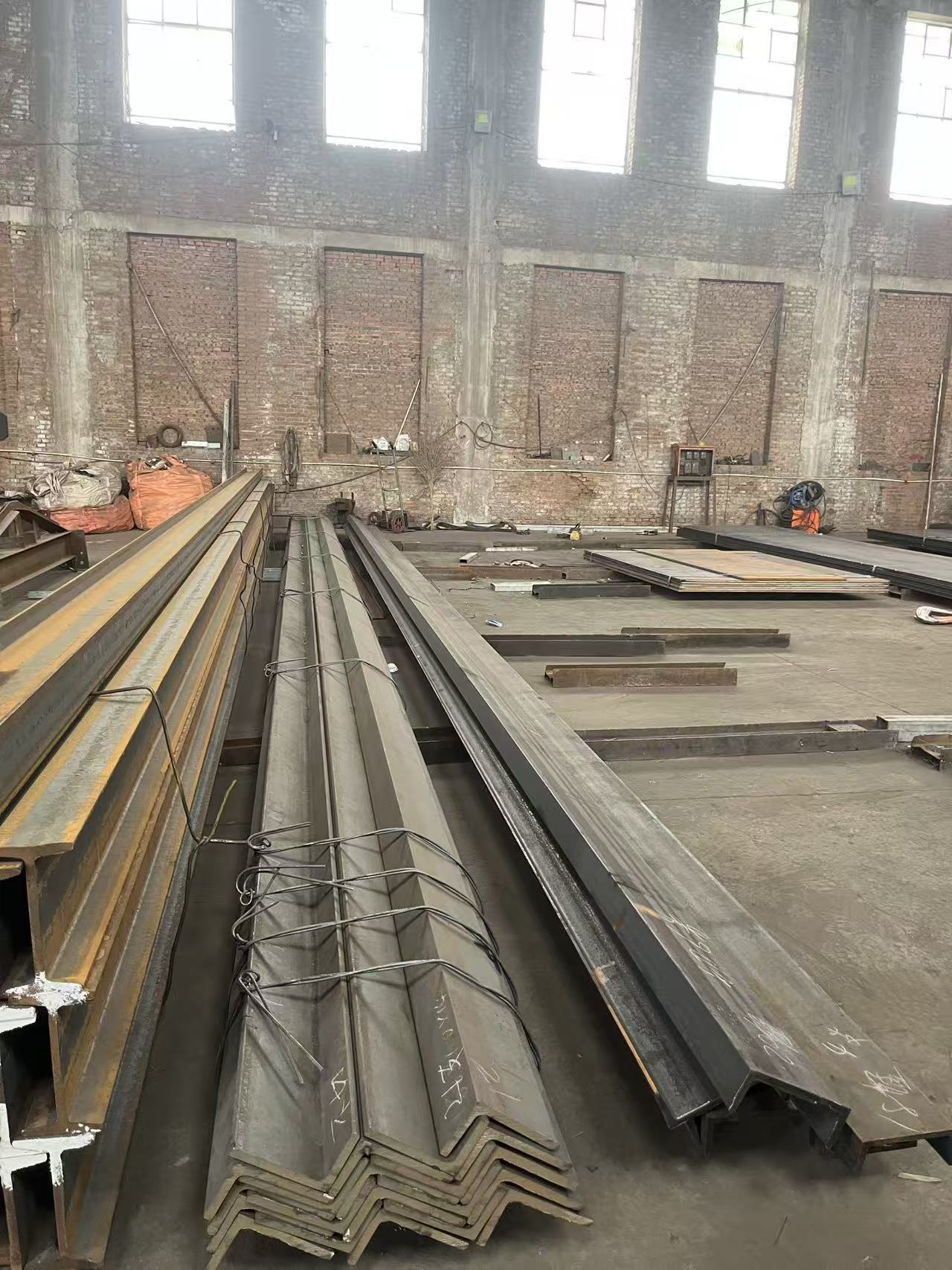 Q235B不等边角钢 建筑加固角钢厂家直供