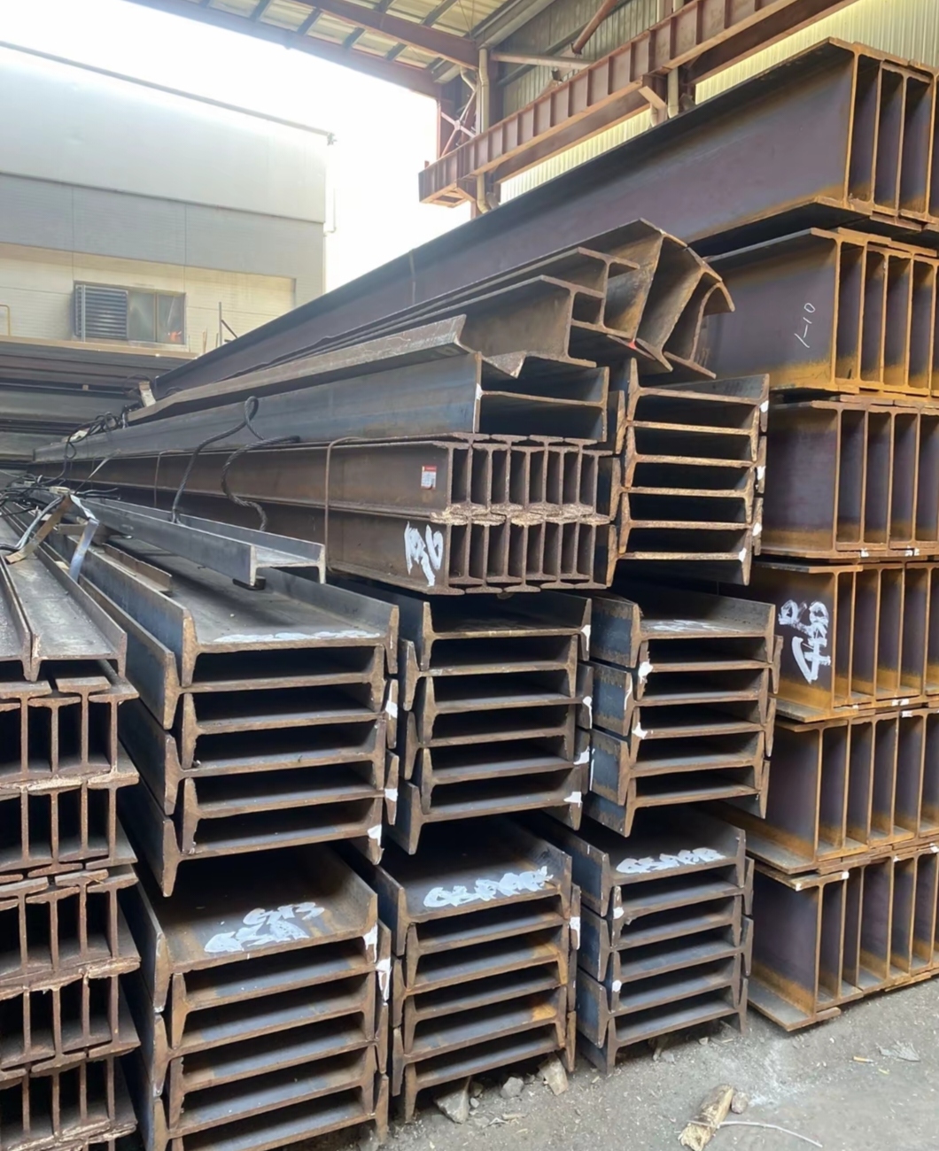 550x200H型钢超长跨度屋面梁结构用