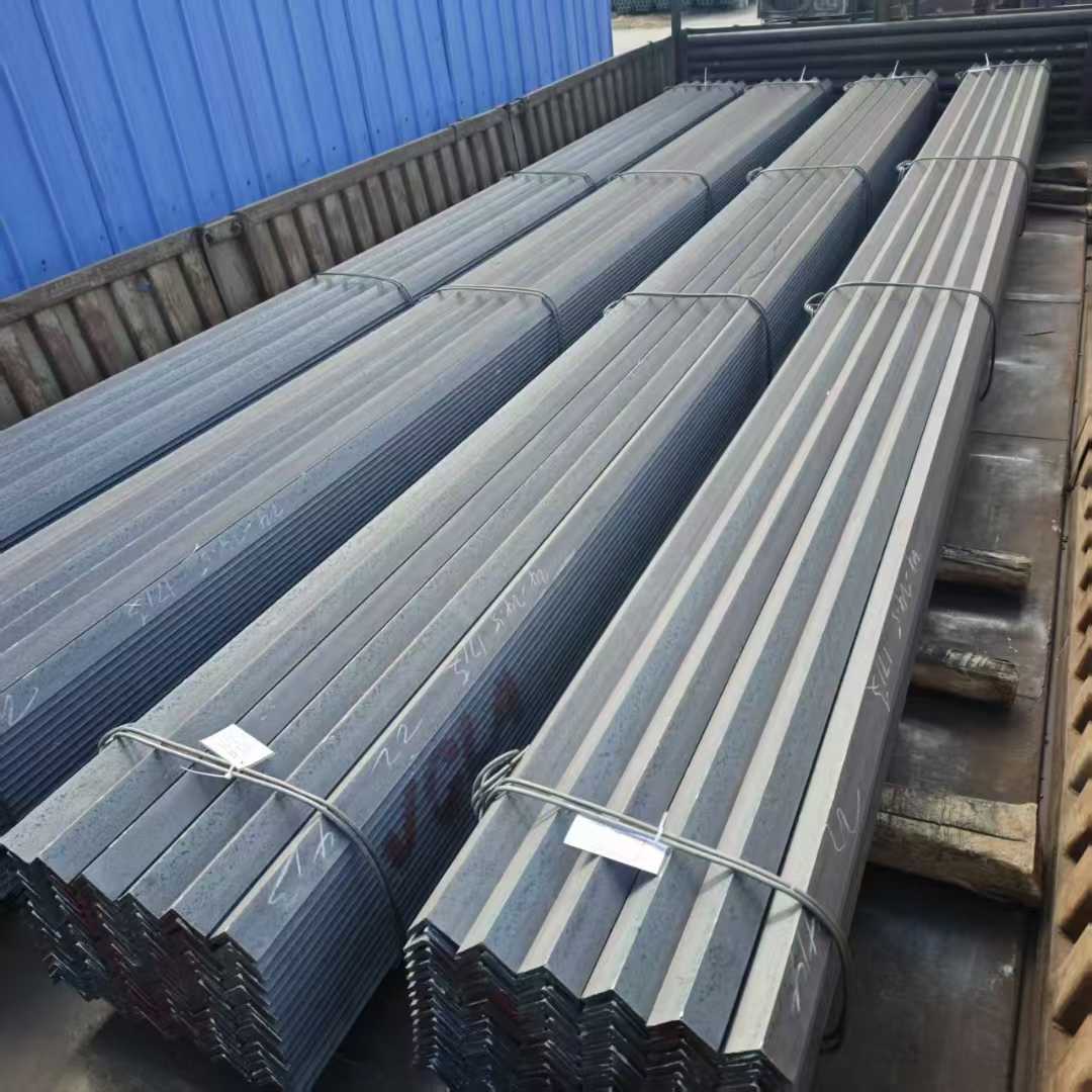 30x3角钢 园林围栏搭建防腐加工